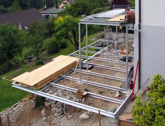 Montage Stahlkonstruktion Balkon und Terrasse