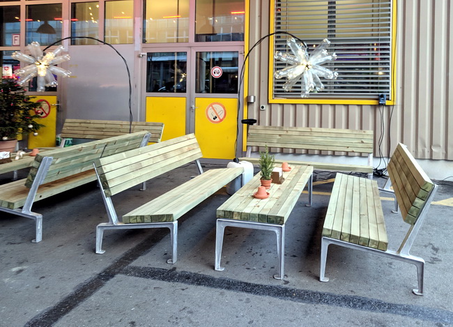 Outdoor Lounge Dachgarten aus Aluminium und Sitzflächen aus Holz