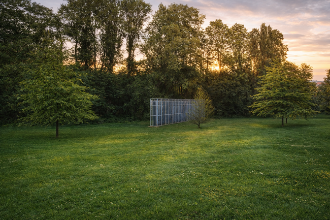 Double Cage Piece Bruce Nauman Skulptur Streckmetall