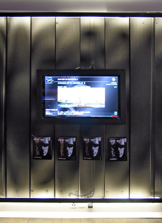 Screen in Wandverkleidung Kino Metropol Zürich