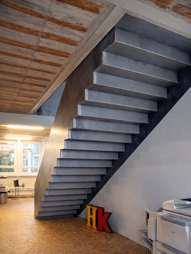 stahltreppe schwarzblech buero 02