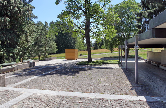 Bronze Kubus Gemeinschaftsgrab Friedhof Schwandenholz Ansicht2