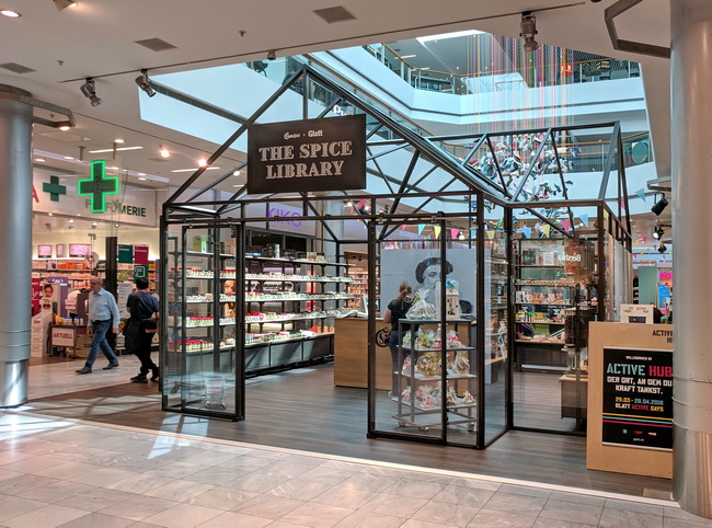 Concept Store wie Gewächshaus in Mall von Einkaufszentrum