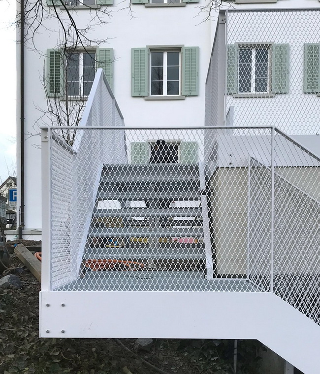 terrasse gemeindehaus gelaender treppe kueche 05