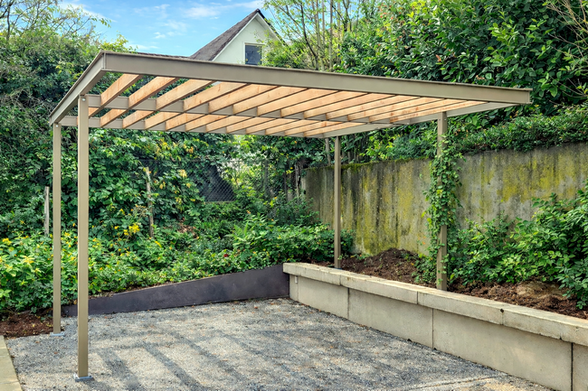 pergola mit holzlamellen holzlatten beschattung 02