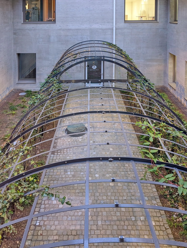 pergola rankgeruest innenhof kinderspital 06