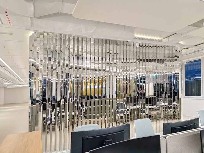 spiegelwand wellblech mirrorfinish axpo 06