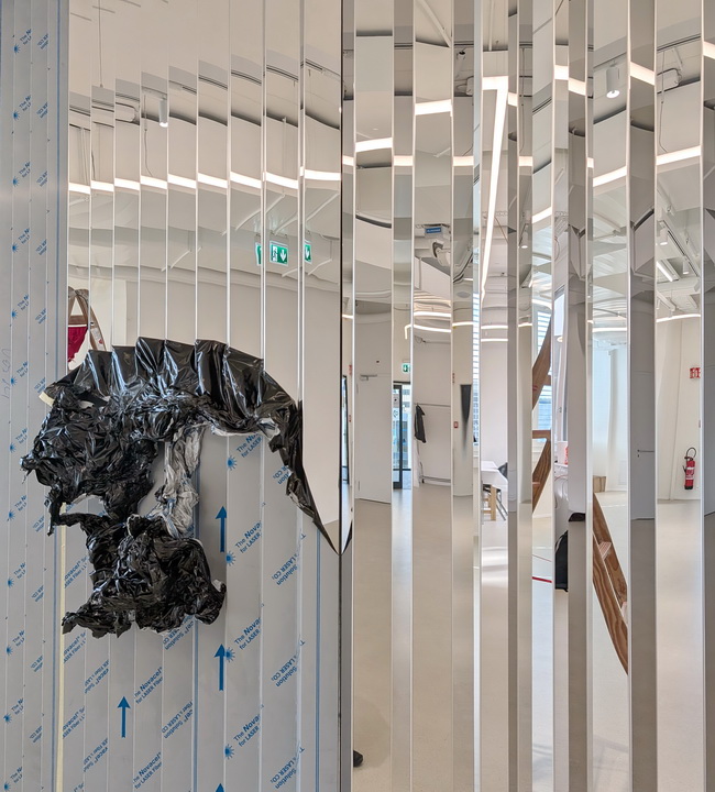 spiegelwand wellblech mirrorfinish axpo 15