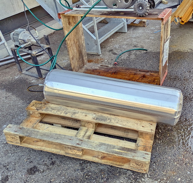 boxssack aus aluminium kunstwerk 05