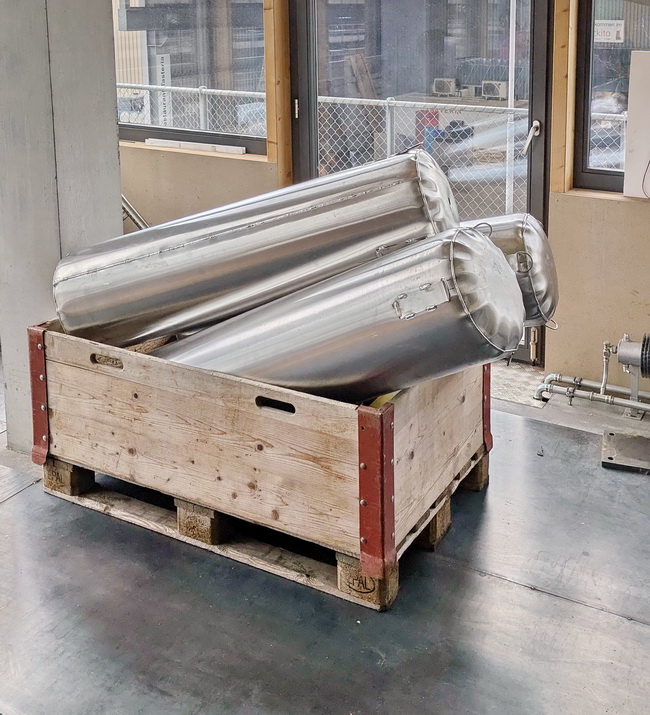 boxssack aus aluminium kunstwerk 07