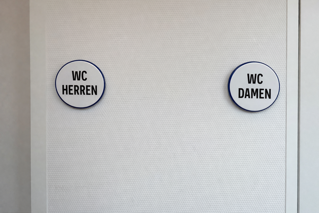 2024 0474 wirtshausschild wegweiser signaletik frohberg 03