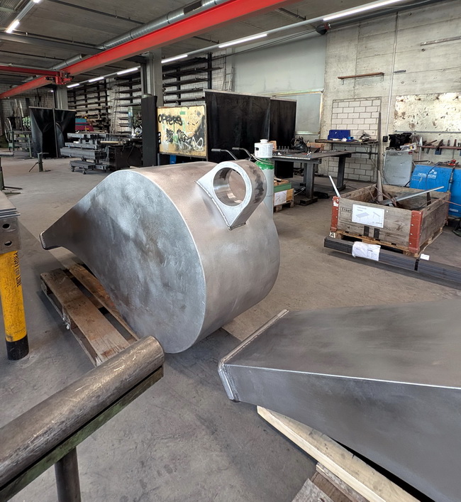 Trillerpfeifen fuer die frauen fussball em gross 07