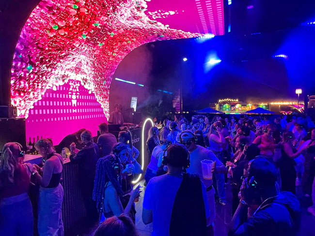 2025 0158 curved led wall fesival dj buehne frame 11