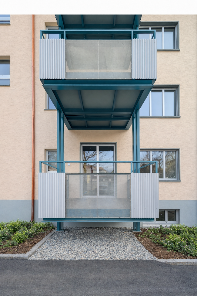 anbaubalkone und gelaender mit wellblech 03