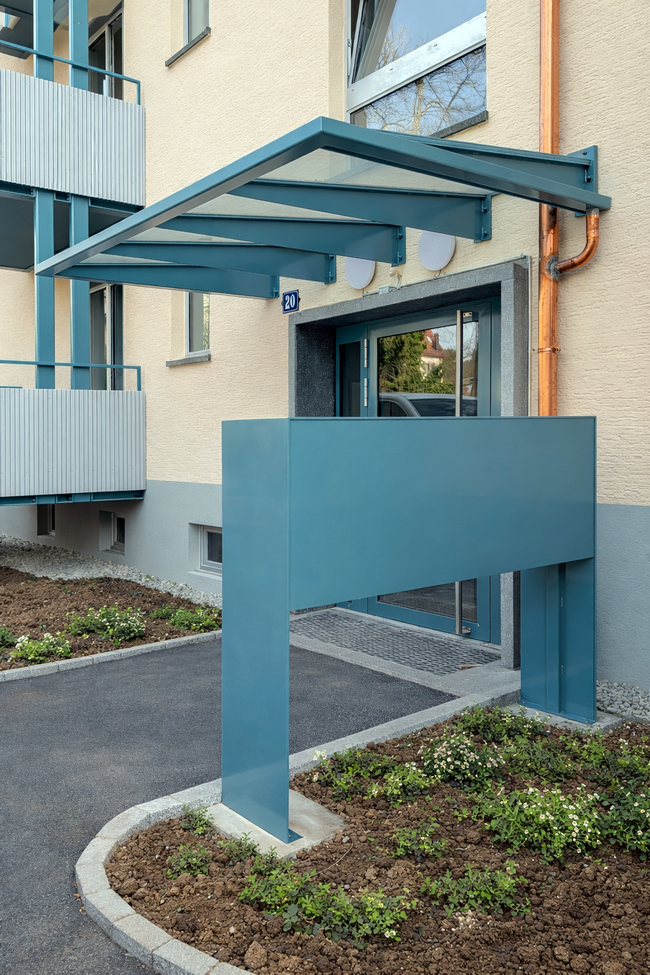 anbaubalkone und gelaender mit wellblech 06