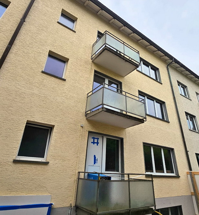 anbaubalkone und gelaender mit wellblech 08