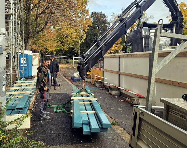 anbaubalkone und gelaender mit wellblech 19