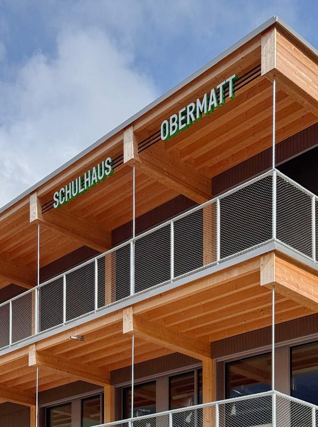 2025 0340 fassadenschrift schulhaus obermatt 03